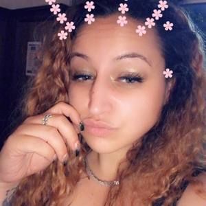 Meet your Posher, Stefanie